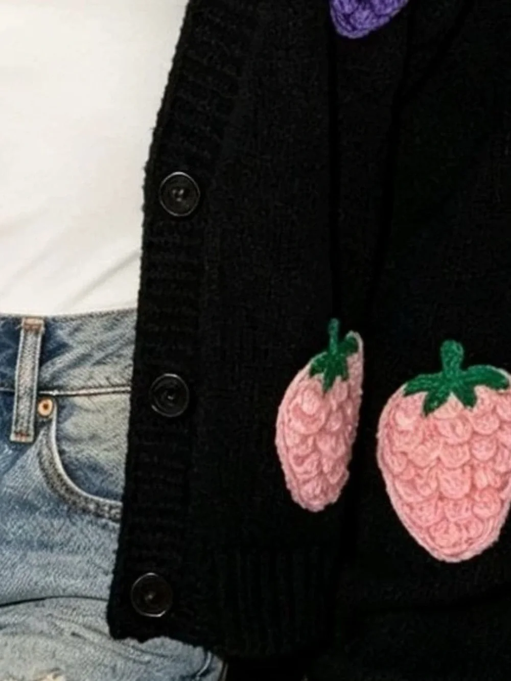 Myztery features buttoned